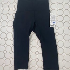 lululemon leggings, Ribbed Contour HR Crop 17”